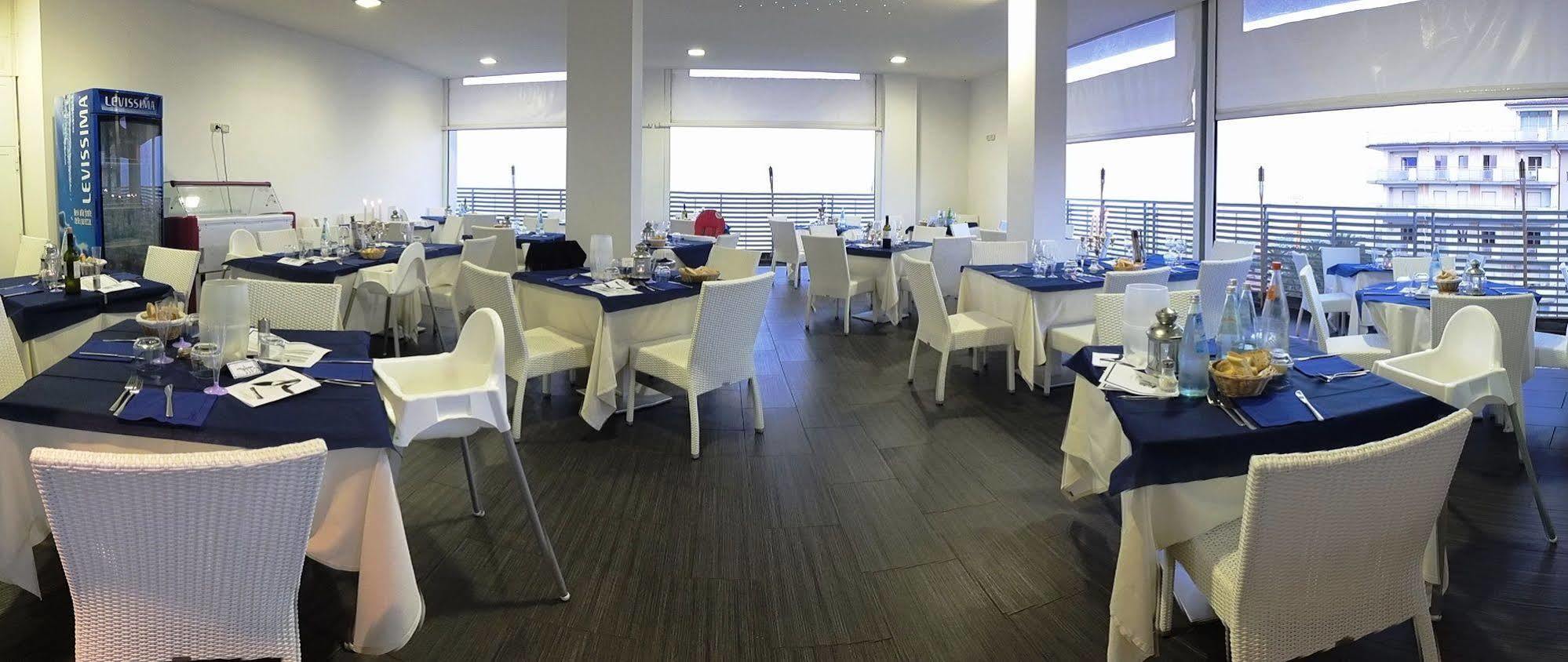 Medi Garden Hotel&Residence Alba Adriatica Exteriör bild